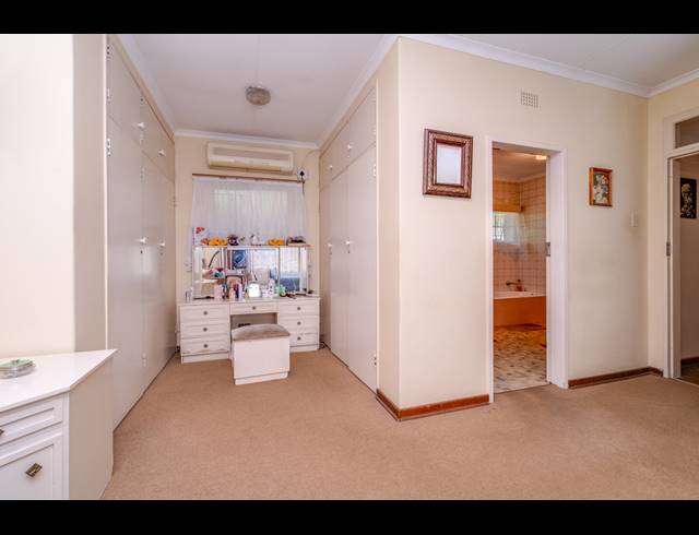 4 BEDROOM HOUSE FOR SALE IN RANDPARK EXT 3